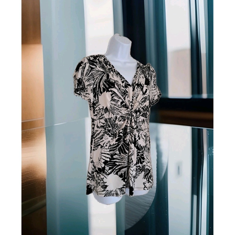 Daisy Fuentes Popover Top M Black Floral Twisted‎ Front Jersey Stretch Summer